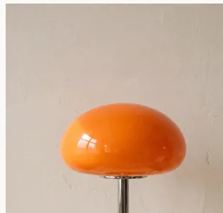 צילום מוצר 1 של Lumière על רקע נקי